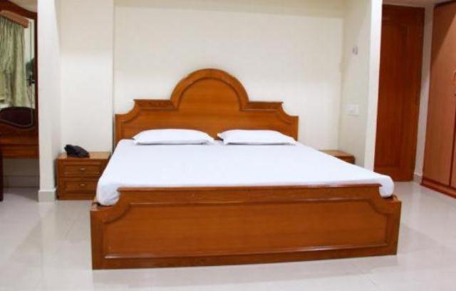 Lloyds Guest House, North Boag Road, T. Nagar Chennai Bagian luar foto