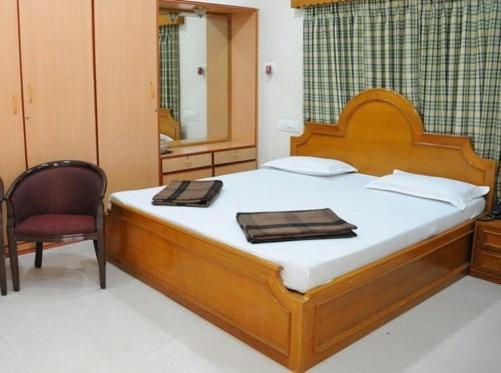 Lloyds Guest House, North Boag Road, T. Nagar Chennai Bagian luar foto