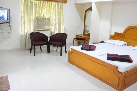 Lloyds Guest House, North Boag Road, T. Nagar Chennai Bagian luar foto