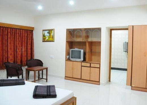 Lloyds Guest House, North Boag Road, T. Nagar Chennai Bagian luar foto