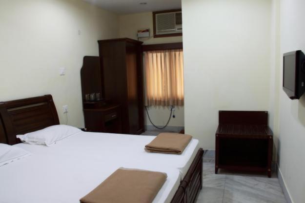 Lloyds Guest House, North Boag Road, T. Nagar Chennai Ruang foto